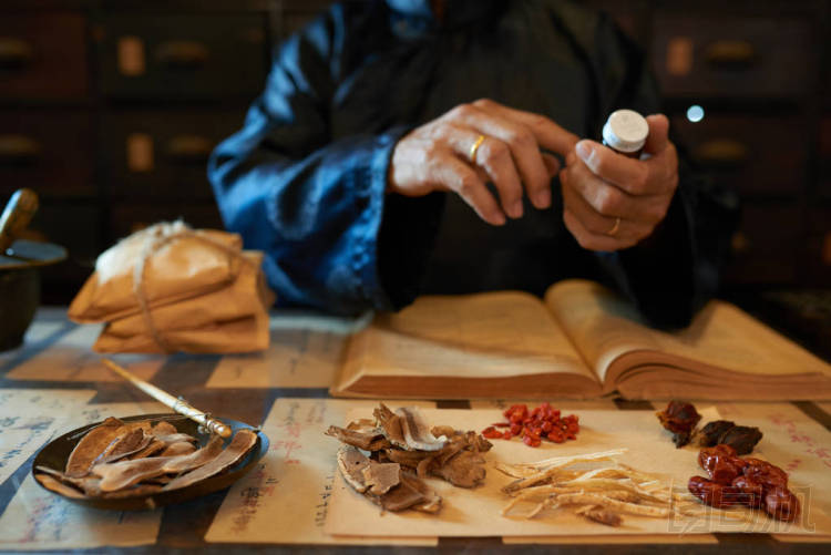醫(yī)生為病人的制作補(bǔ)救圖片