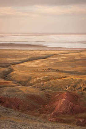 从 Bogdo 到湖巴斯昆恰克，俄罗斯的视图