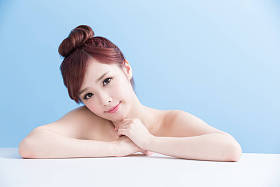 美丽女人对你的微笑