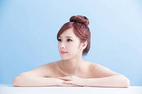 美丽女人看在什么地方图片