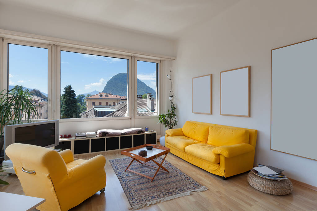 客厅里的老公寓 客厅里的老公寓