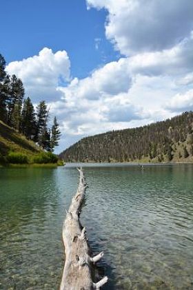 在黄石国家公园的湖