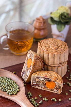 月饼和茶图片