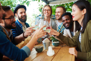 快樂的人無比雞尾酒