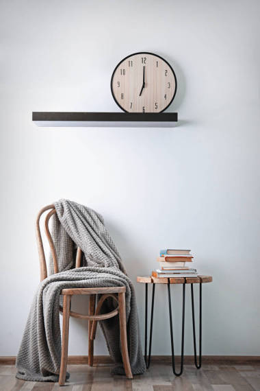 簡單內(nèi)政部與椅子和裝飾