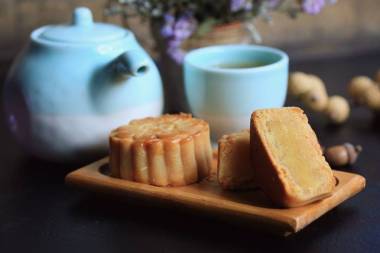 中秋月餅和熱茶-中國蛋糕