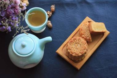 中秋月餅和熱茶-中國(guó)蛋糕