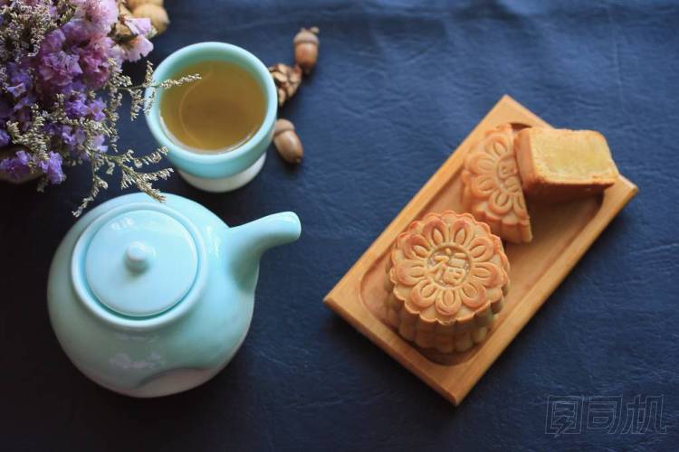 中秋月餅和熱茶-中國蛋糕