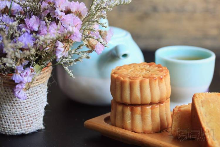 中秋月餅和熱茶-中國蛋糕照片