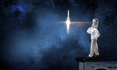 夢想著去探索太空?；旌厦襟w