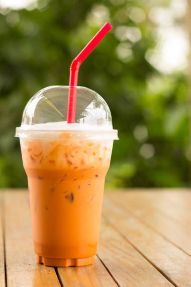 冰泰国牛奶茶饮料照片