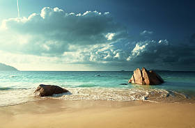 昂斯拉齐奥海滩，普拉兰岛塞舌尔