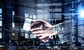 握手的伙伴。混合媒体