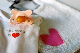 奶嘴。宝宝的东西.图片