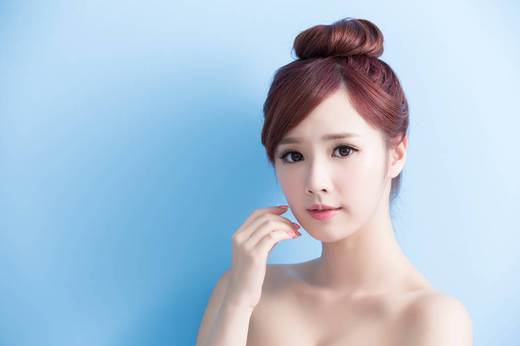 美丽女人对你的微笑图片