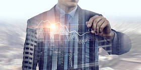 他的业务成长和进步。混合媒体