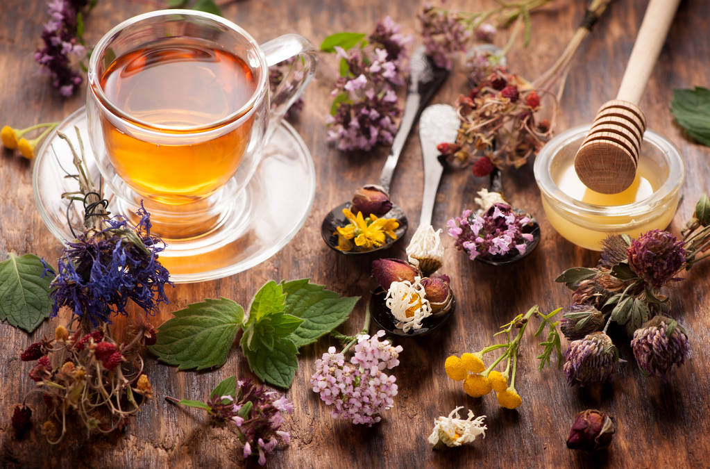 中药的概念。草药和草药茶图片 中药的概念。草药和草药茶图片