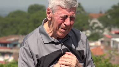 哭泣的老人或高級(jí)