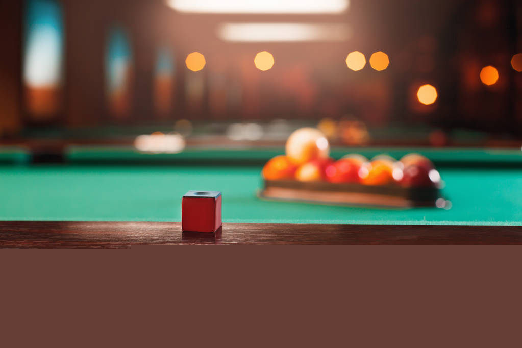 台球在游泳池三角形 台球在游泳池三角形