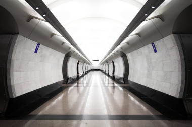 現(xiàn)代地鐵站圖片