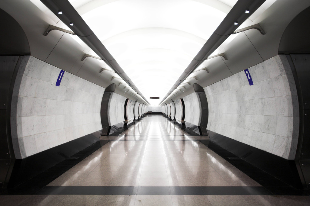 现代地铁站图片 现代地铁站图片