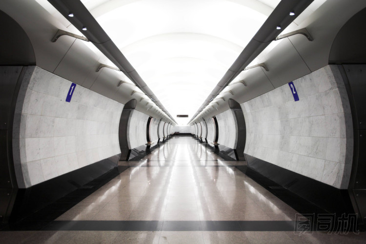 現(xiàn)代地鐵站圖片