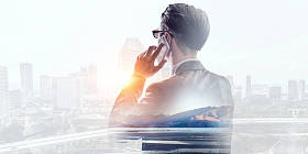 他将统治这个城市。混合媒体