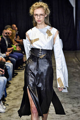 安妮-索菲马德森显示