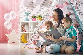 快乐充满爱的家庭