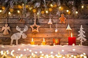 圣诞装饰木制背景上