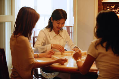 三個(gè)女人打麻將