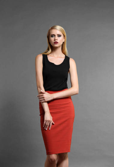 年輕的金發(fā)女人圖片