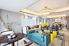 现代客厅的内部