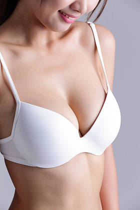 女人的身体胸部乳房