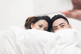 亚洲的年轻夫妇