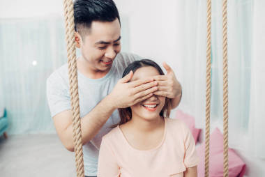 亚洲的年轻夫妇照片