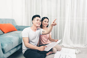 亚洲的年轻夫妇图片