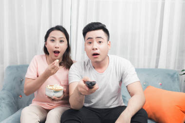 亞洲的年輕夫婦圖片