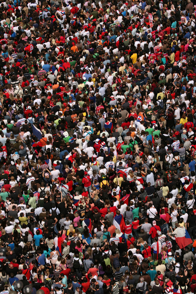 庞大的人群图片