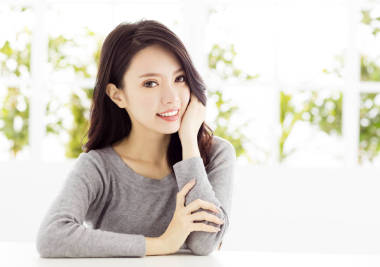 特寫鏡頭微笑亞洲少婦 