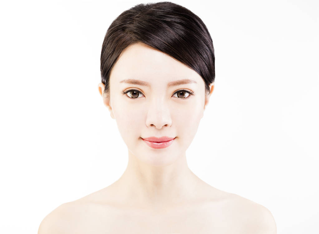 特写年轻女子脸上白色孤立图片 特写年轻女子脸上白色孤立图片