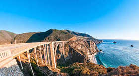比克斯比桥在太平洋海岸公路，加利福尼亚州