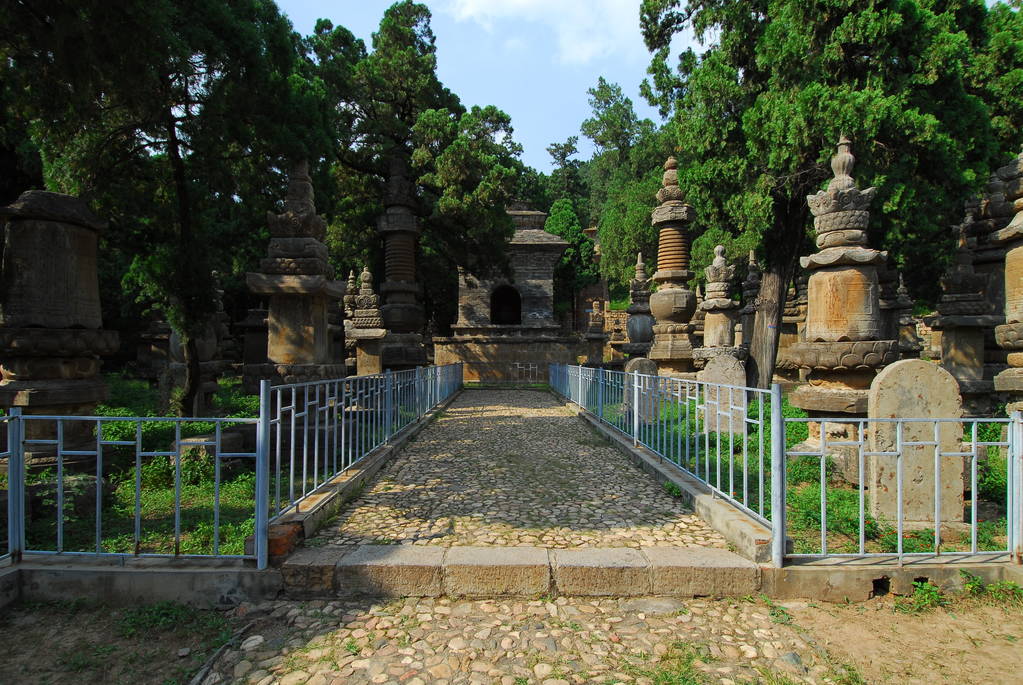 灵岩寺寺观图片
