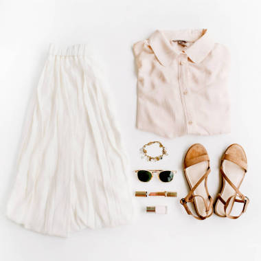 时尚女性衣服照片