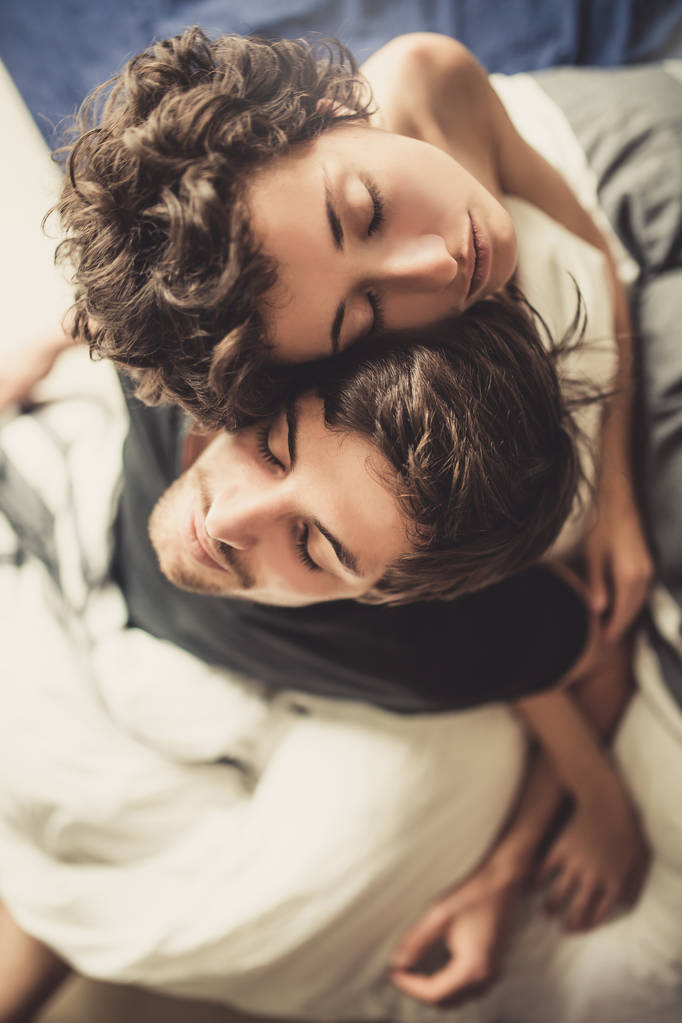 在对方夫妇鞠了一躬首长图片