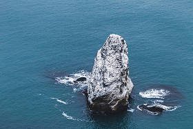 在 Fiolent 的冬海景