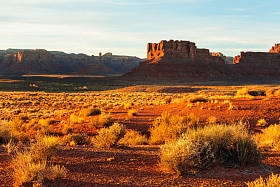 谷神岩形成的图片