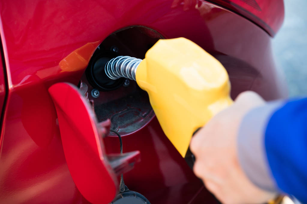 人加油的车 人加油的车
