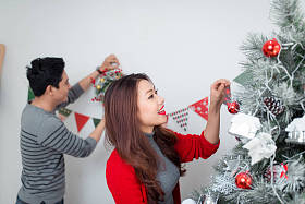 圣诞节对亚裔夫妇图片