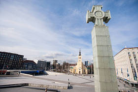 在自由广场的自由纪念碑